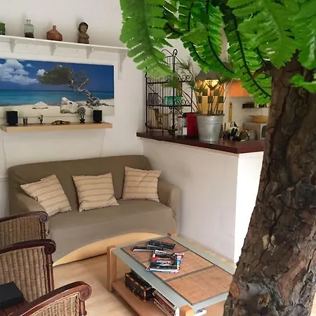 Calme Et Terrasse Arboree En Centre Lägenhet