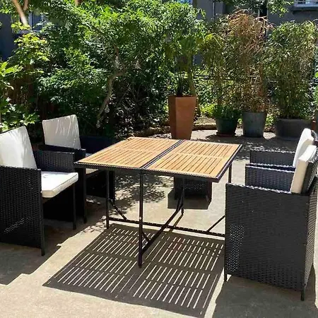 Calme Et Terrasse Arboree En Centre Lägenhet *