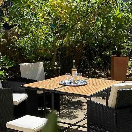 Calme Et Terrasse Arboree En Centre Lägenhet